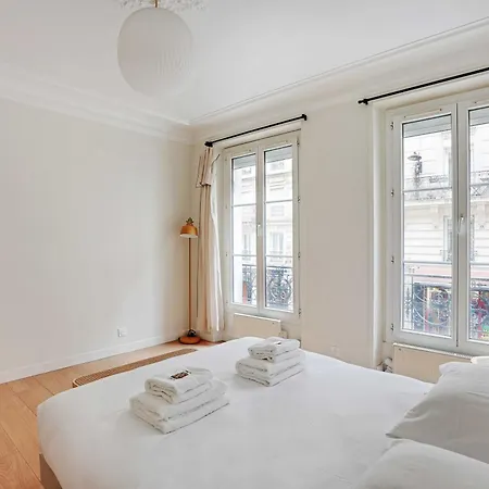 Authentic - 3br-8p - Clignancourt Apartment