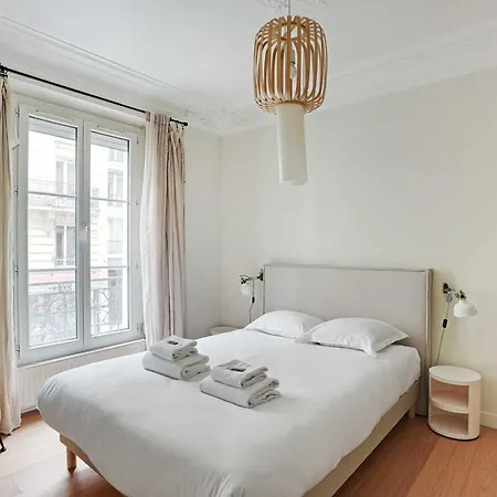 Authentic - 3br-8p - Clignancourt Apartment