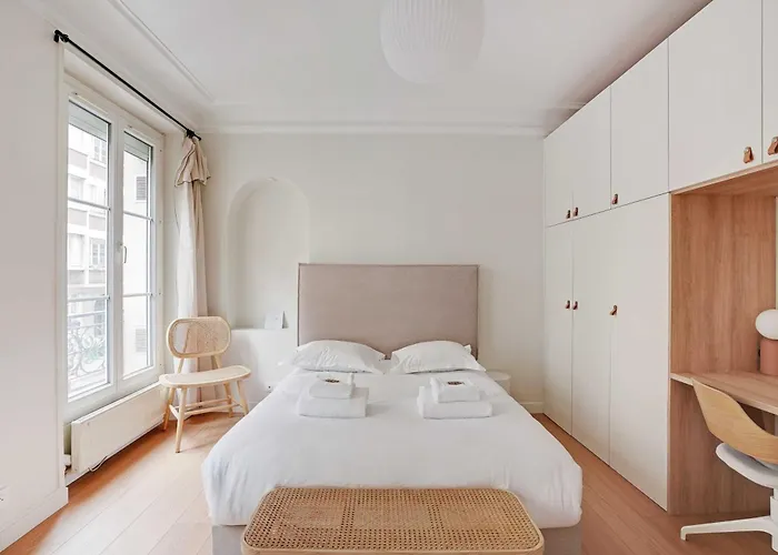 Authentic - 3br-8p - Clignancourt *